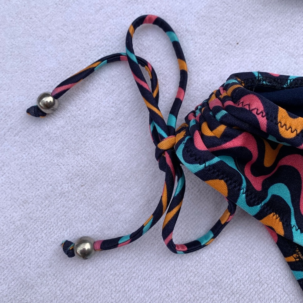 H&M string bikini set with adjustable stra… - Picture 3 of 6
